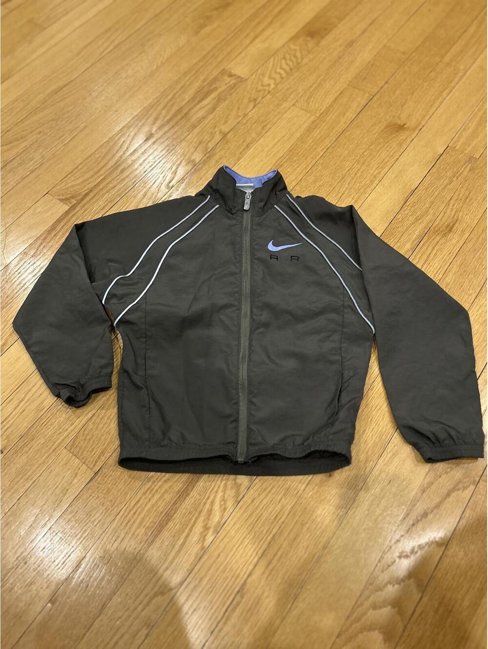 Nike Air Boy”s Lightweight Zip-Up Jacket